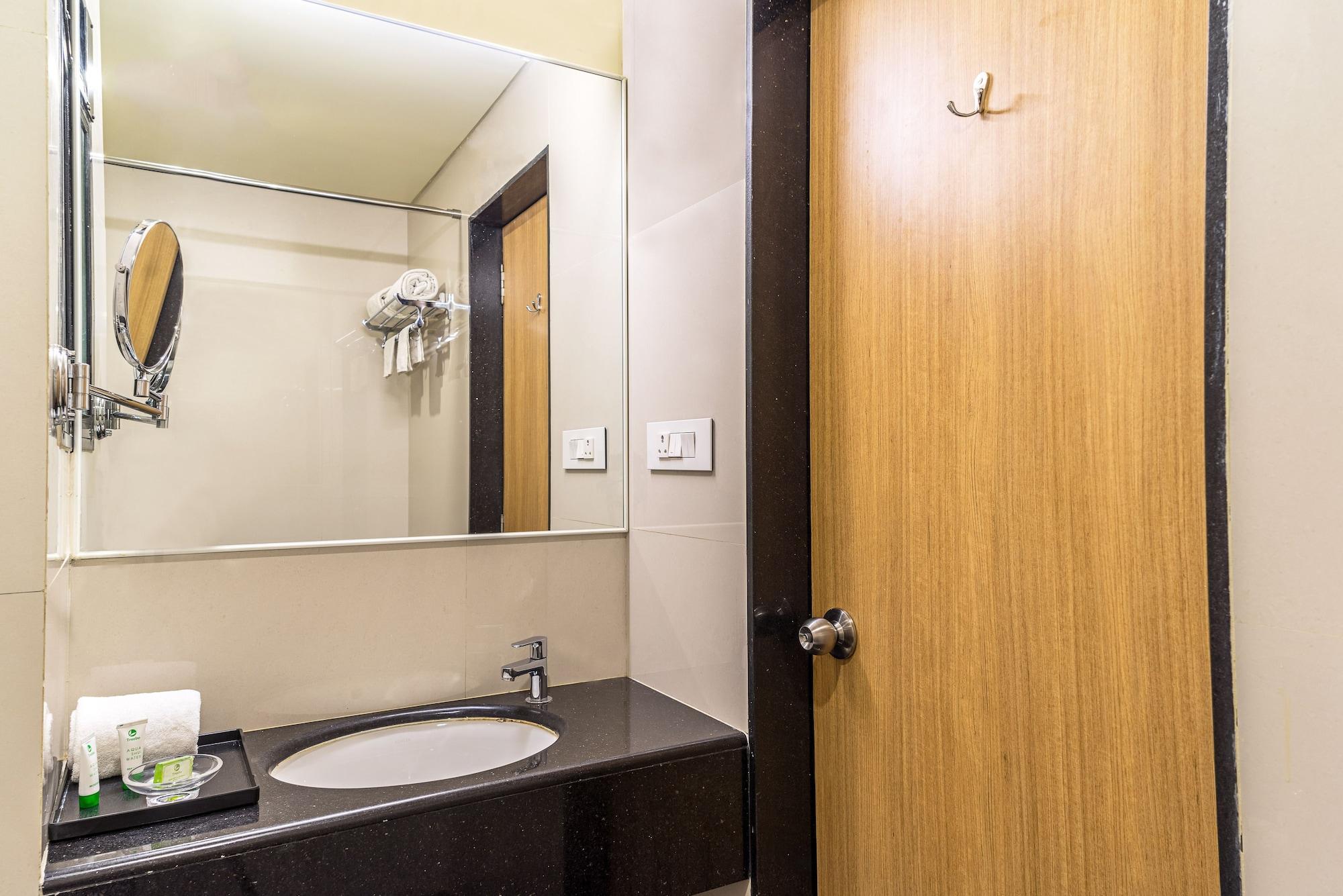 Treebo Premium Grand Emerald Pimpri-Chinchwad Eksteriør billede