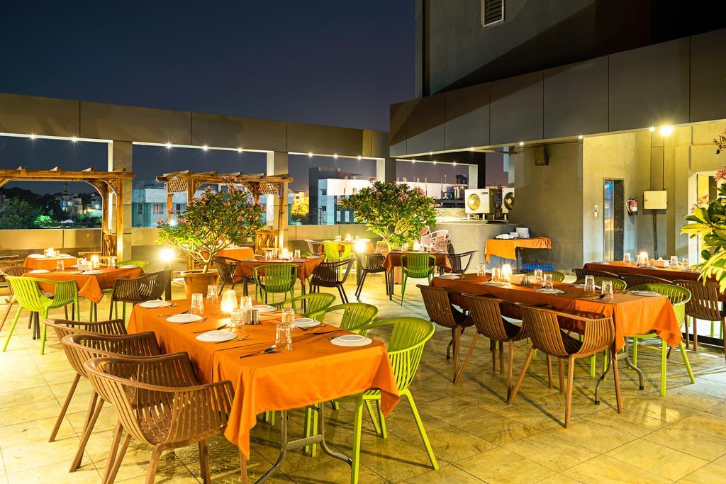 Treebo Premium Grand Emerald Pimpri-Chinchwad Eksteriør billede