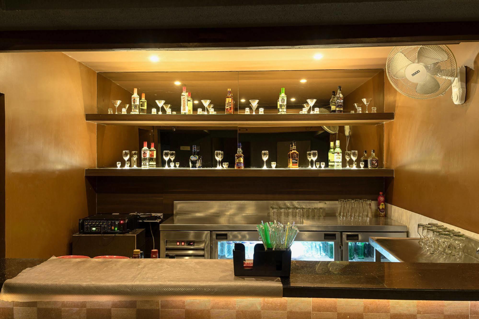 Treebo Premium Grand Emerald Pimpri-Chinchwad Eksteriør billede