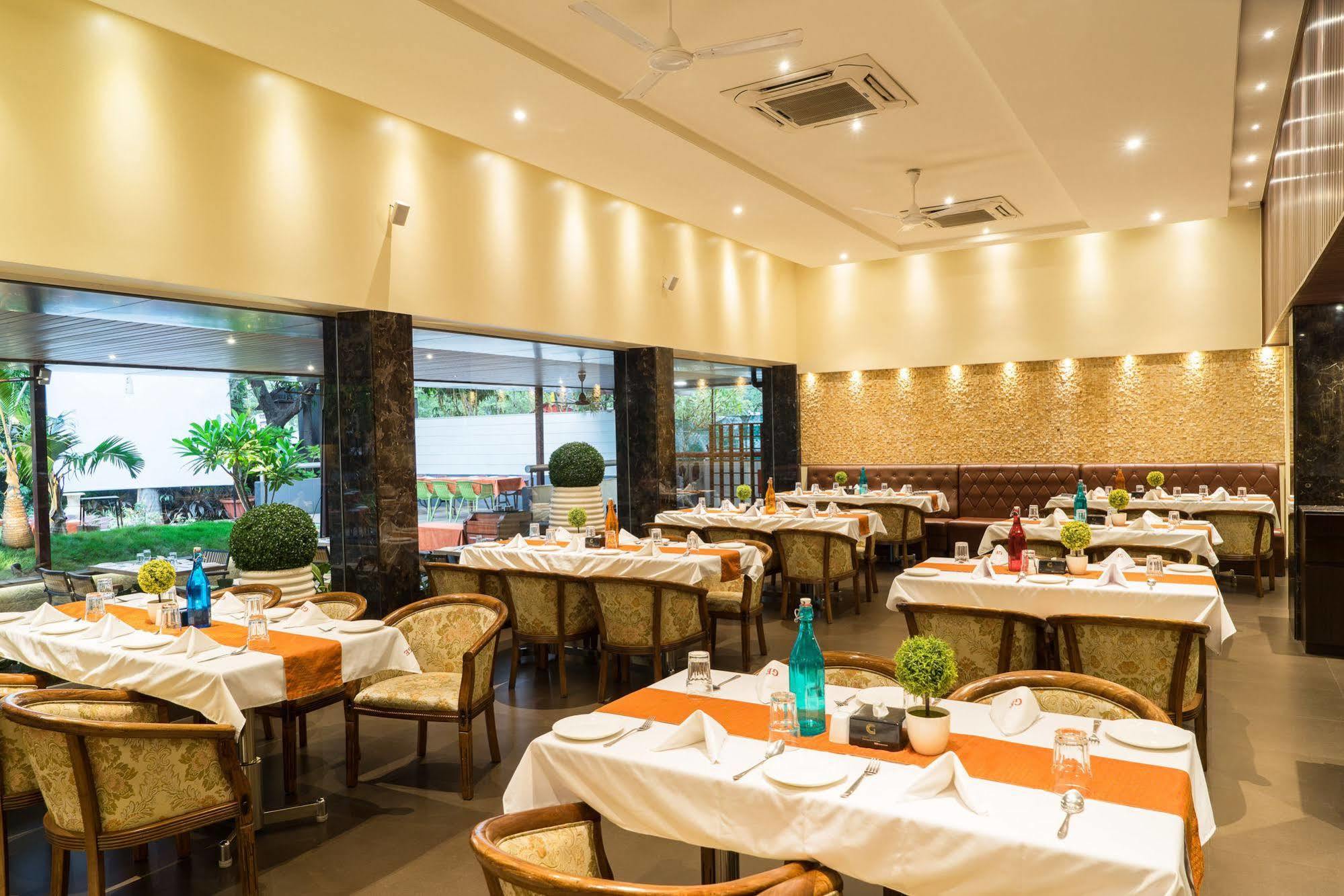 Treebo Premium Grand Emerald Pimpri-Chinchwad Eksteriør billede