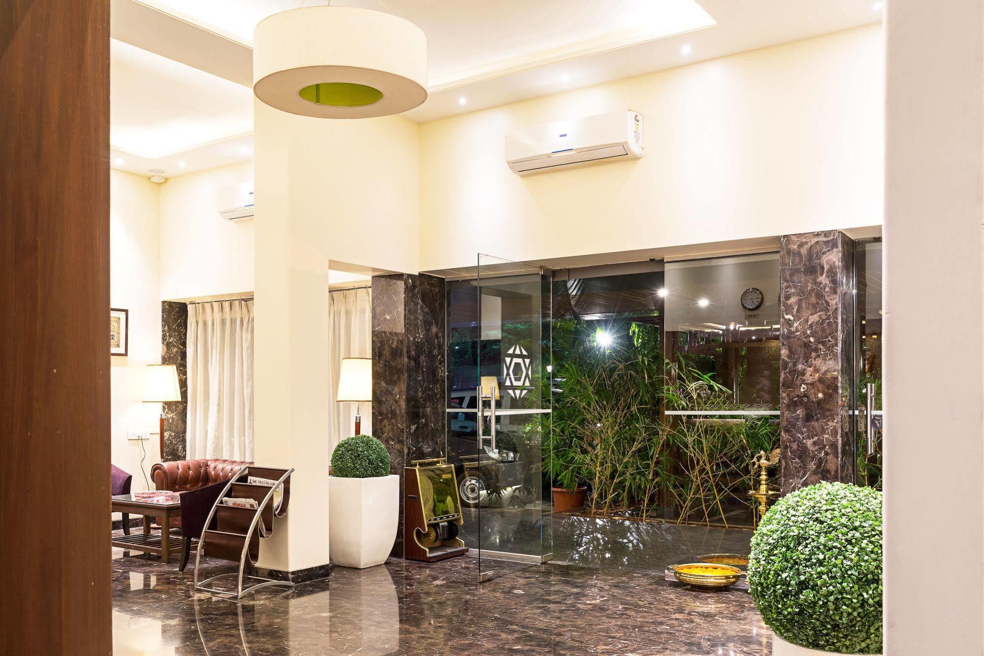 Treebo Premium Grand Emerald Pimpri-Chinchwad Eksteriør billede